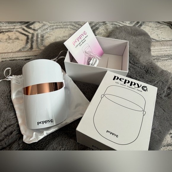 LED LIGHT THERAPY MASK